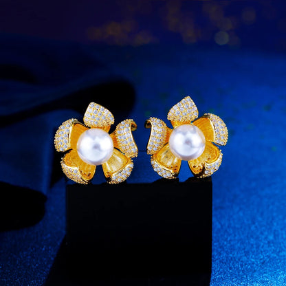 Perla Round Crystal Stud Earrings