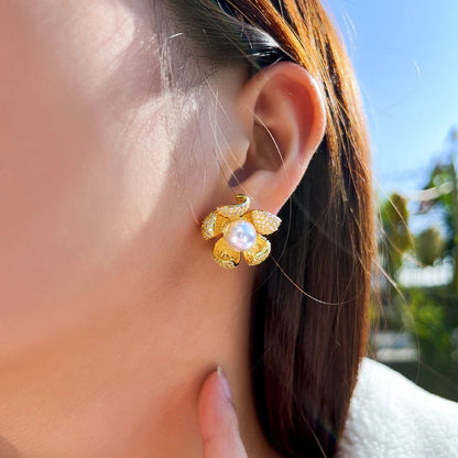 Perla Round Crystal Stud Earrings