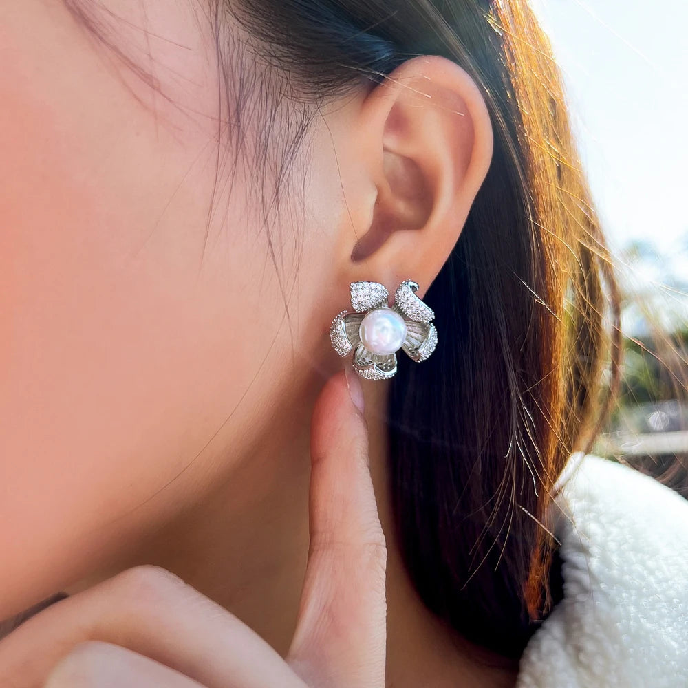 Perla Round Crystal Stud Earrings