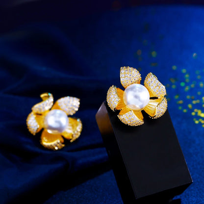 Perla Round Crystal Stud Earrings