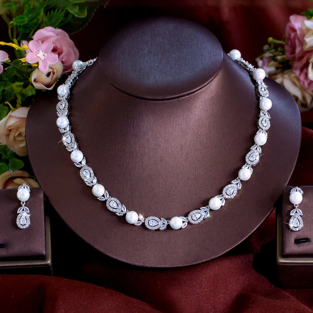 Liane Leaf Necklace & Earrings Set
