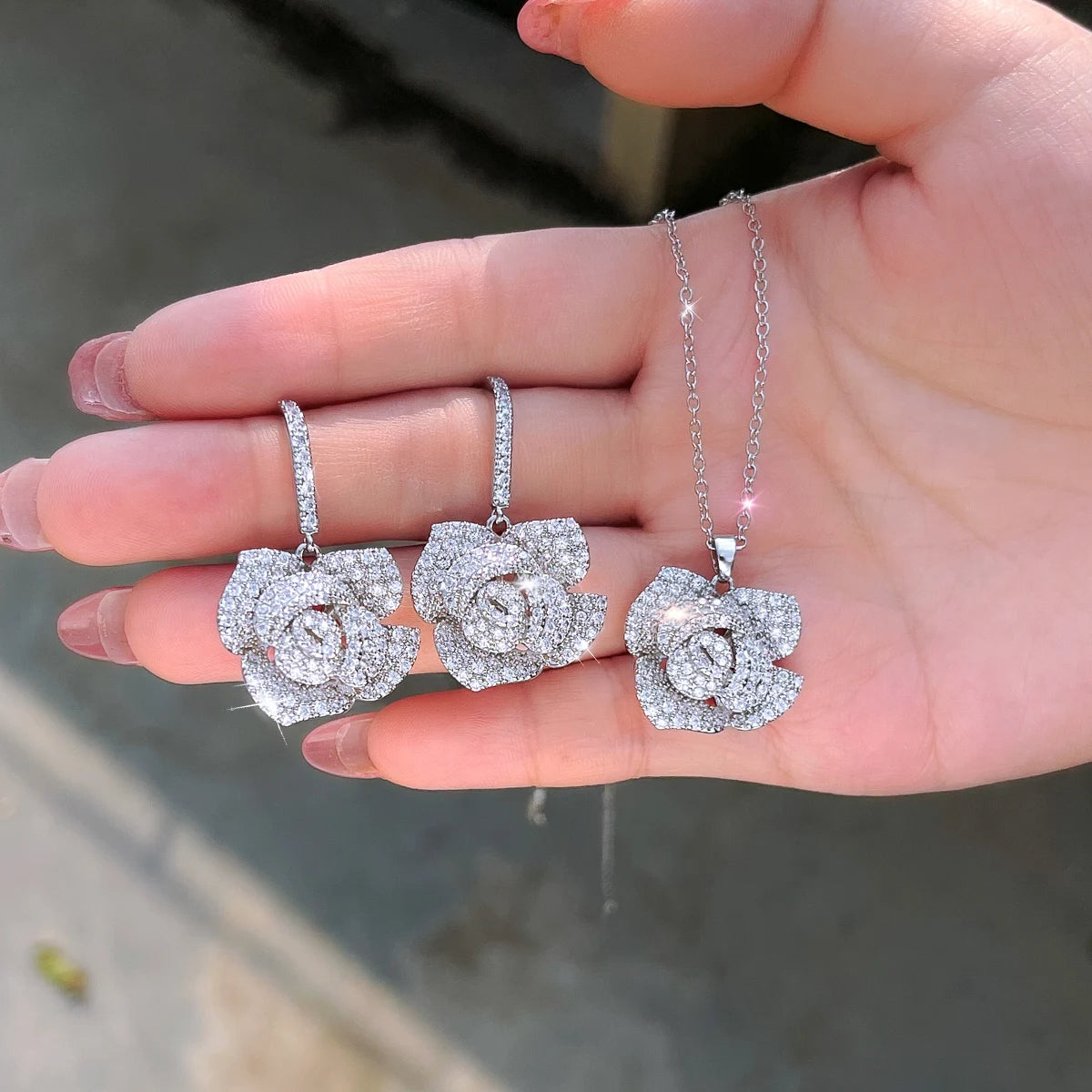 Fleurette Rose-Gold Flower Pendant Set