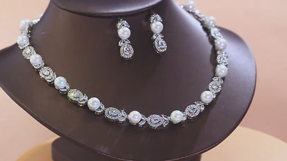 Liane Leaf Necklace & Earrings Set